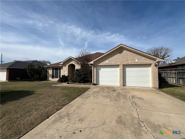 property at 2523 Creek Dr
