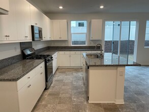 30155 Spineflower St in Murrieta, CA - Building Photo - Building Photo