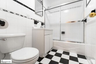 356 Henry St, Unit 2R in Brooklyn, NY - Foto de edificio - Building Photo