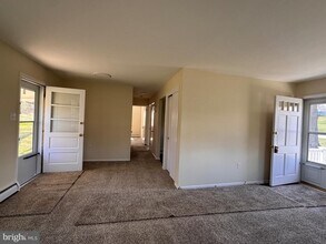 1212 W King Rd in Malvern, PA - Building Photo - Building Photo