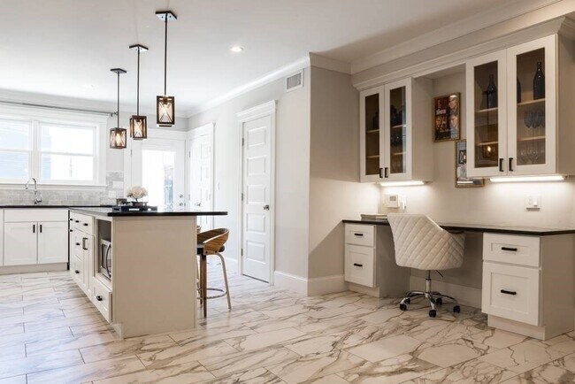 892 E 2nd St-Unit -2 in Boston, MA - Building Photo - Building Photo