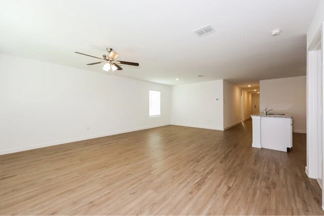 7067 Meandering Creek Ln in Fort Worth, TX - Building Photo - Building Photo