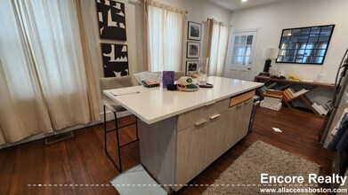 8 Nonantum St, Unit 1 in Boston, MA - Building Photo - Building Photo