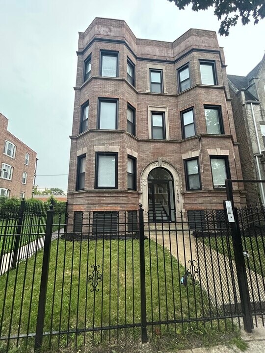 1439 E 66th Pl in Chicago, IL - Building Photo