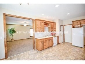 1950 W Surrey St in Olathe, KS - Building Photo - Building Photo