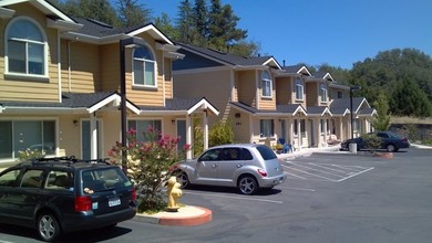 North Fork Apartments in Auburn, CA - Building Photo - Building Photo