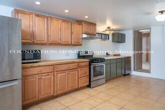 561 Wilson Ave in Novato, CA - Building Photo - Building Photo