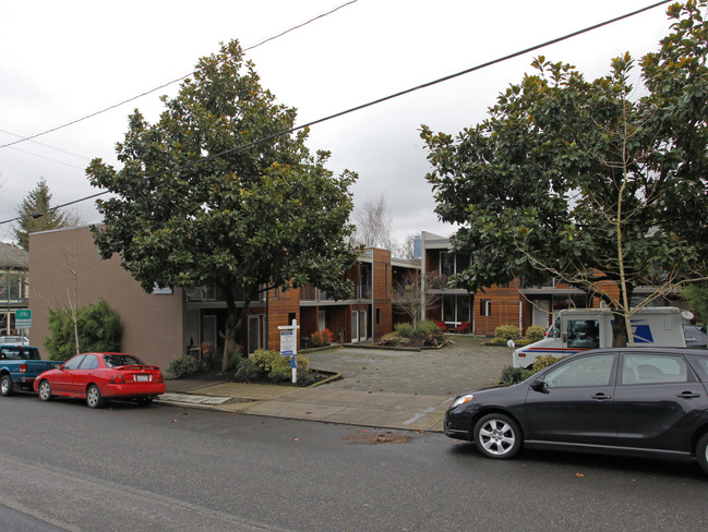 Zinc Condominiums in Portland, OR - Foto de edificio - Building Photo