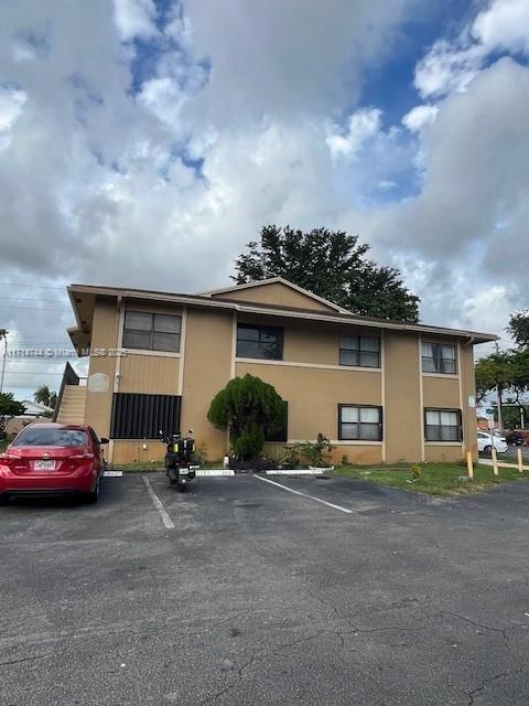 2615 W 67th Pl in Hialeah, FL - Building Photo