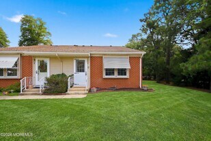 11 Spring St in Manchester Township, NJ - Building Photo