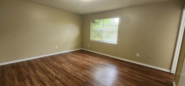 property at 1135 Caliente Dr