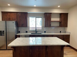 1149 Bonanza Ave in South Lake Tahoe, CA - Building Photo - Building Photo