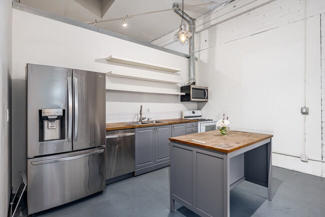 Studios at Walnut