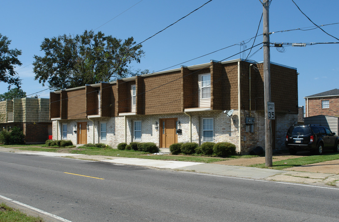 3717 N I-10 Service Rd in Metairie, LA - Building Photo