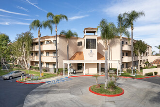 The Whispering Fountains at Laguna Woods in Laguna Woods, CA - Foto de edificio - Primary Photo