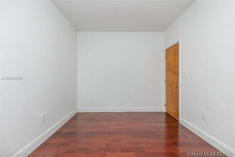 8401 Crespi Blvd in Miami, FL - Building Photo - Building Photo