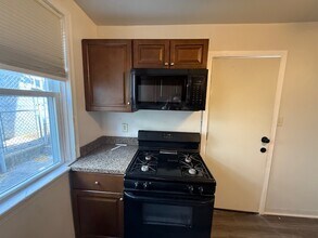 5664 Heiskell St in Philadelphia, PA - Building Photo - Building Photo