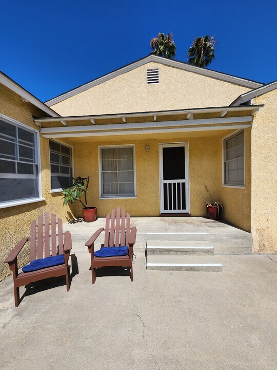 1107 Florida St in Huntington Beach, CA - Foto de edificio