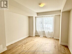 33 Thomas Armstrong Ln in Richmond Hill, ON - Building Photo - Building Photo