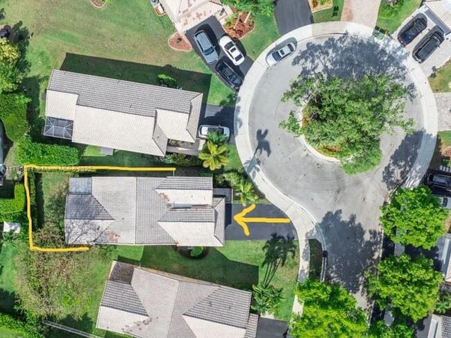 4013 Pine Ridge Ln in Weston, FL - Building Photo - Building Photo