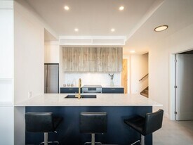 L'Aventura in Québec, QC - Building Photo