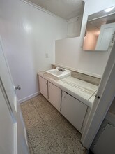 20 Alder St, Unit Apt B in Waterbury, CT - Building Photo - Building Photo