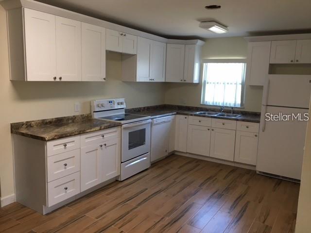 215 SW Madison Cir N in St. Petersburg, FL - Building Photo - Building Photo