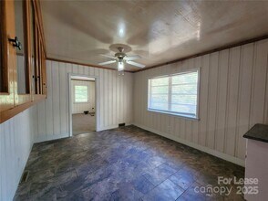 7604 Shady Ln in Charlotte, NC - Building Photo - Building Photo