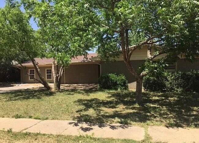 4914 17th Pl in Lubbock, TX - Building Photo - Building Photo