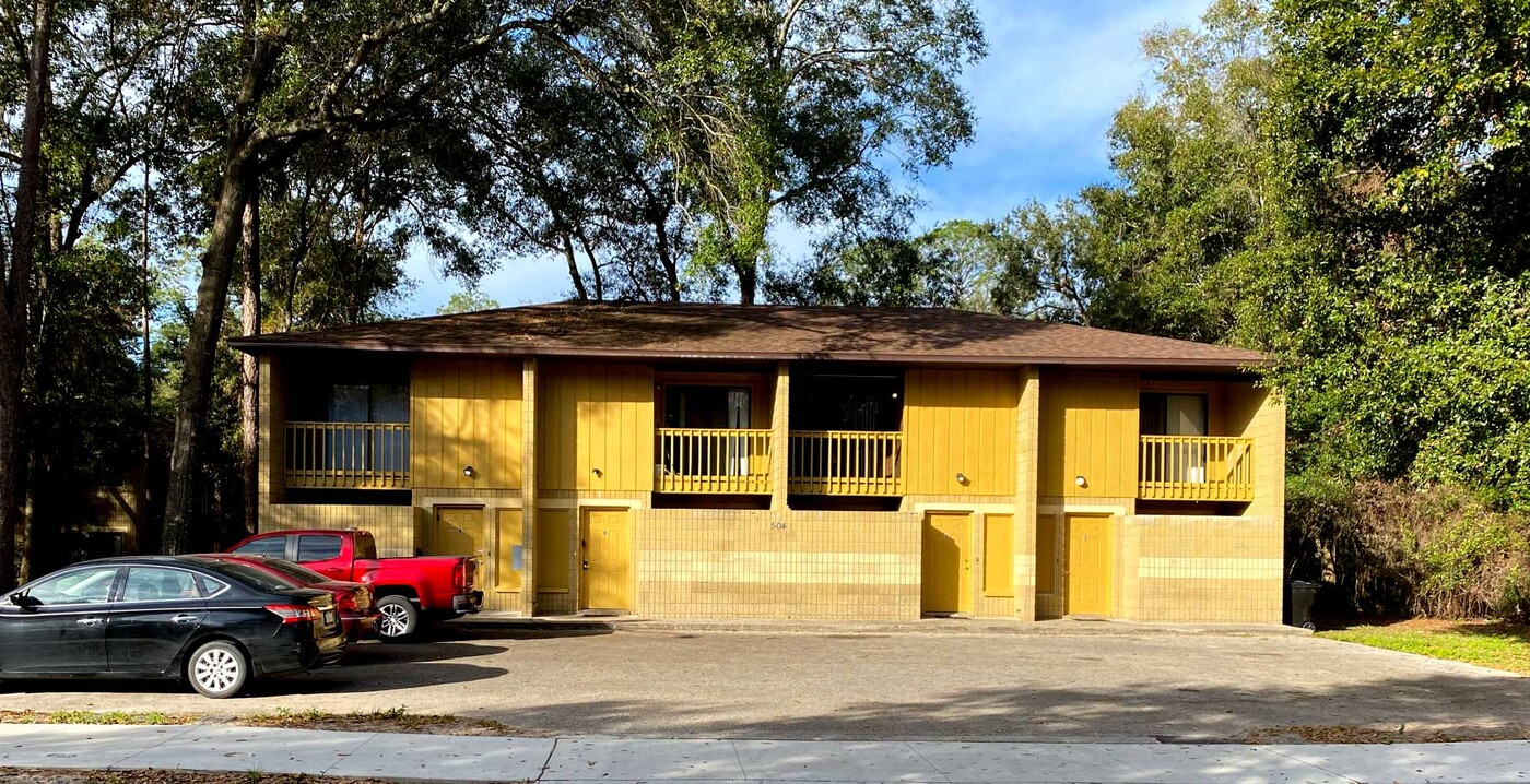 504 SW 67th Terrace in Gainesville, FL - Building Photo