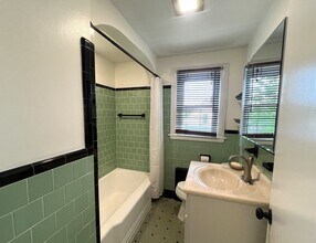16 Elliott St in Melrose, MA - Building Photo - Building Photo