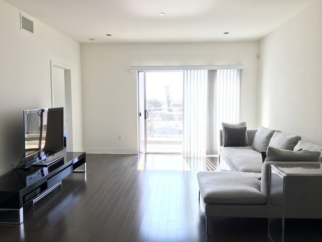 1700 SAWTELLE BLVD PH9, Unit PH9