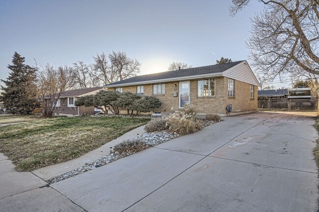 1659 S Raleigh St in Denver, CO - Building Photo - Building Photo