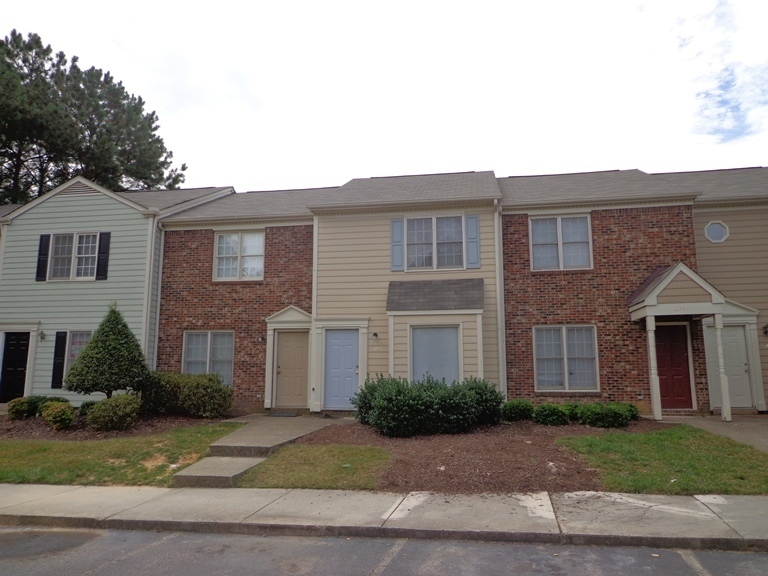 2905 Faversham Pl in Raleigh, NC - Building Photo