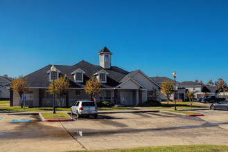 Garden Gate Apartments in New Caney, TX - Foto de edificio - Building Photo