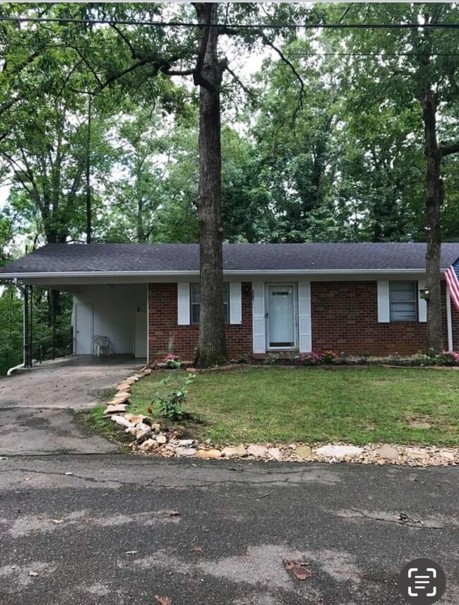 property at 3705 Crestview Pl
