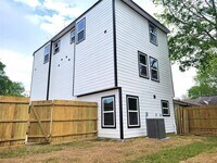 7954 Nashville St photo'