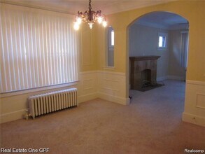 1005 Beaconsfield Ave in Grosse Pointe Park, MI - Building Photo - Building Photo