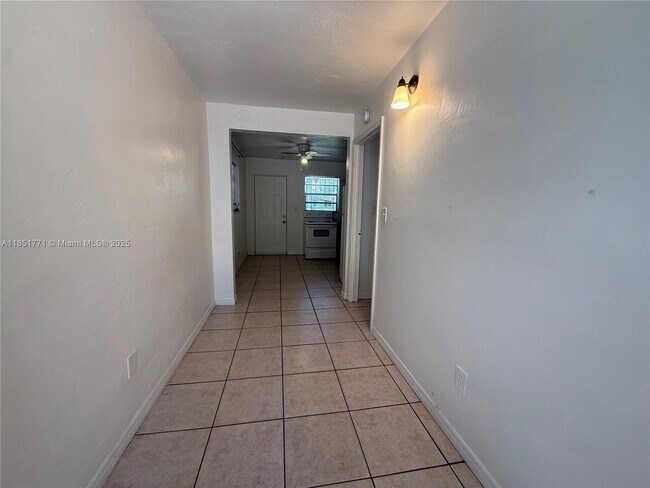 30 NW 71st St in Miami, FL - Building Photo - Building Photo