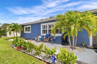 5880 39th Ave N in St. Petersburg, FL - Building Photo - Building Photo