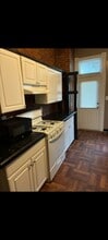 1829 Bolton St, Unit 1 bedroom apartment in Baltimore, MD - Foto de edificio - Building Photo