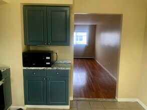 726 Golden Ave in Secaucus, NJ - Building Photo - Building Photo