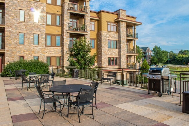Overlook at Midtown in Madison, WI - Building Photo - Building Photo
