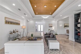 4410 Caldera Cir in Naples, FL - Building Photo