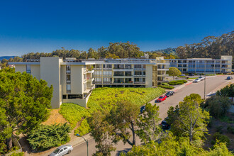 Skyline Terrace in Burlingame, CA - Foto de edificio - Building Photo