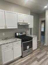 21 Admiral St, Unit 1st floor in New Haven, CT - Building Photo - Building Photo
