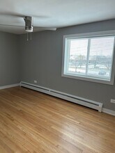 9610 N Greenwood Ave, Unit 2E in Des Plaines, IL - Building Photo - Building Photo