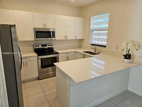 11816 SW 247th Ter in Homestead, FL - Foto de edificio - Building Photo