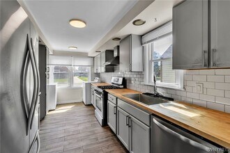 4098 Bailey Ave in Buffalo, NY - Building Photo - Building Photo