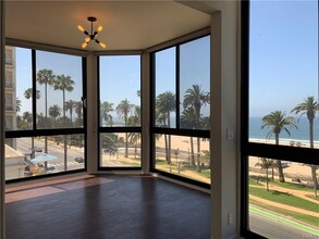 1033 Ocean Ave in Santa Monica, CA - Building Photo - Building Photo